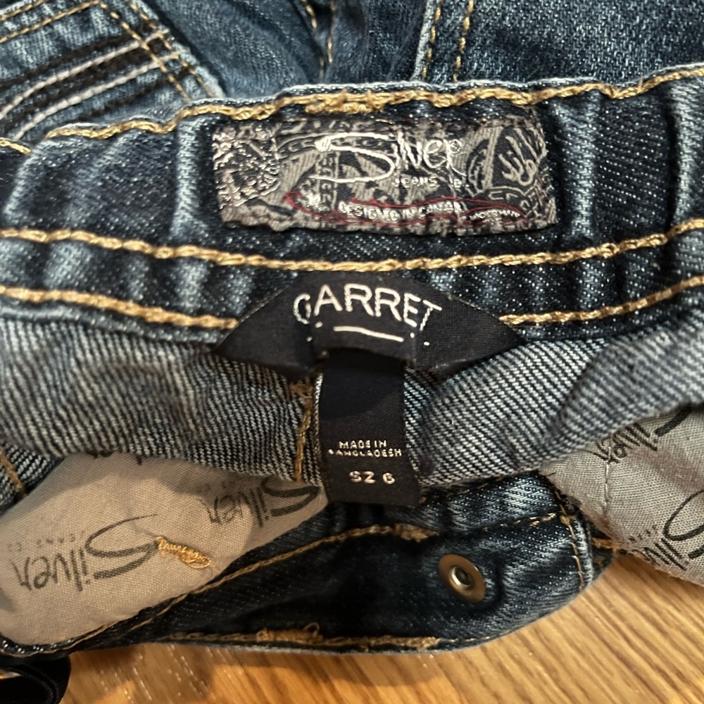Silver Jeans Garret Size 6